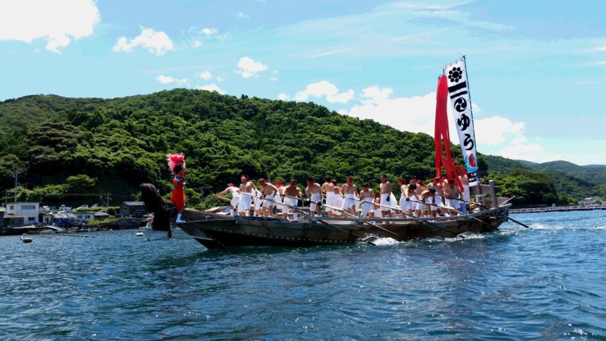 7月28日放送　ＲＮＢホット情報で由良神社はだか祭り 和舟競漕 押舟の様子を放送！