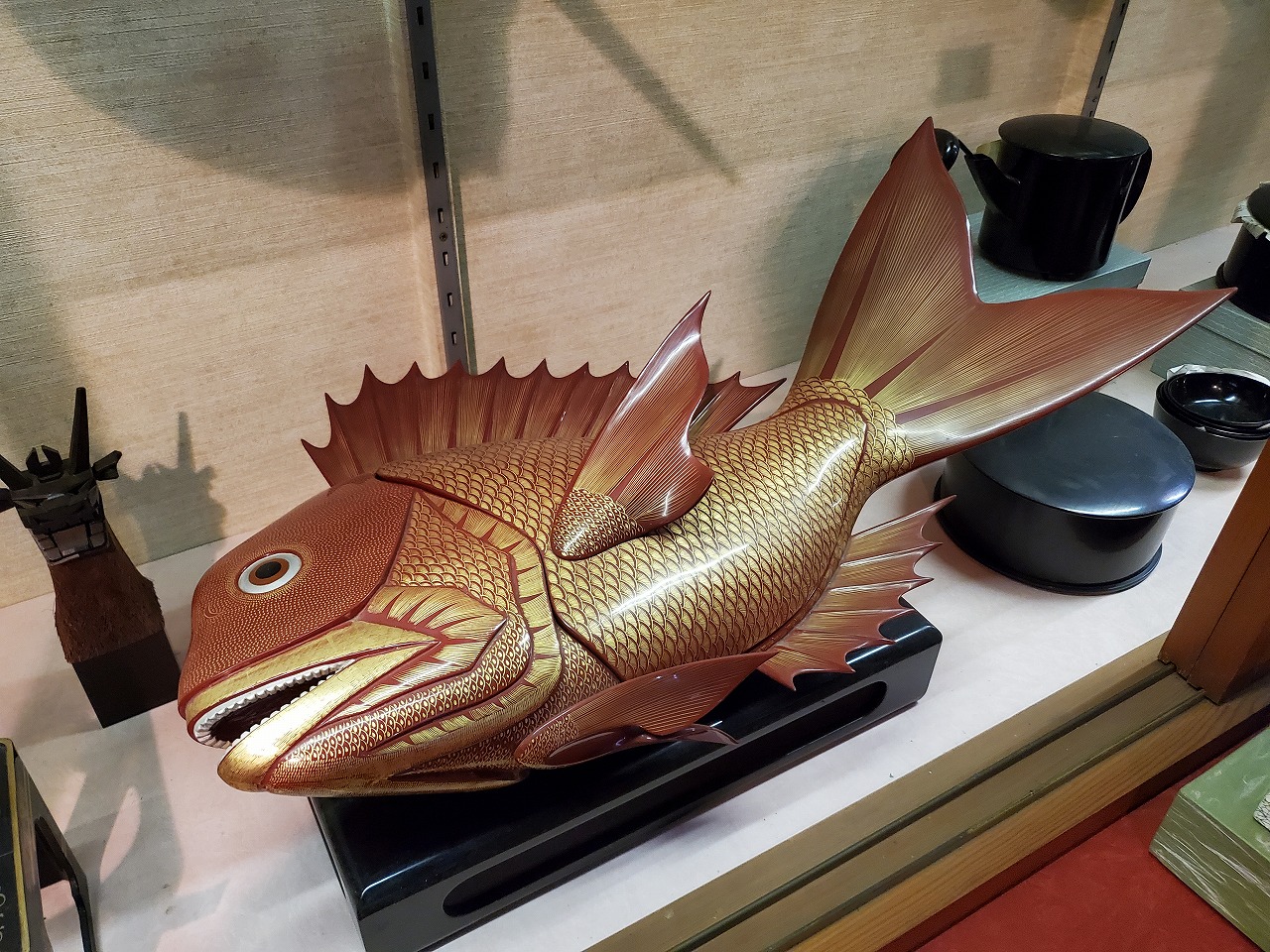 s-⑦桜井漆器の鯛皿（小谷屋松木家所蔵）