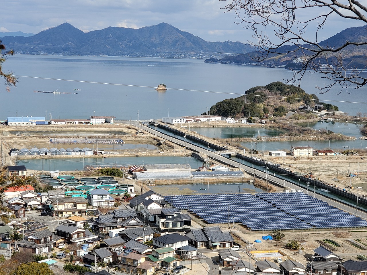s-⑥塩田跡を利用した伯方島の養殖池（瀬戸浜）