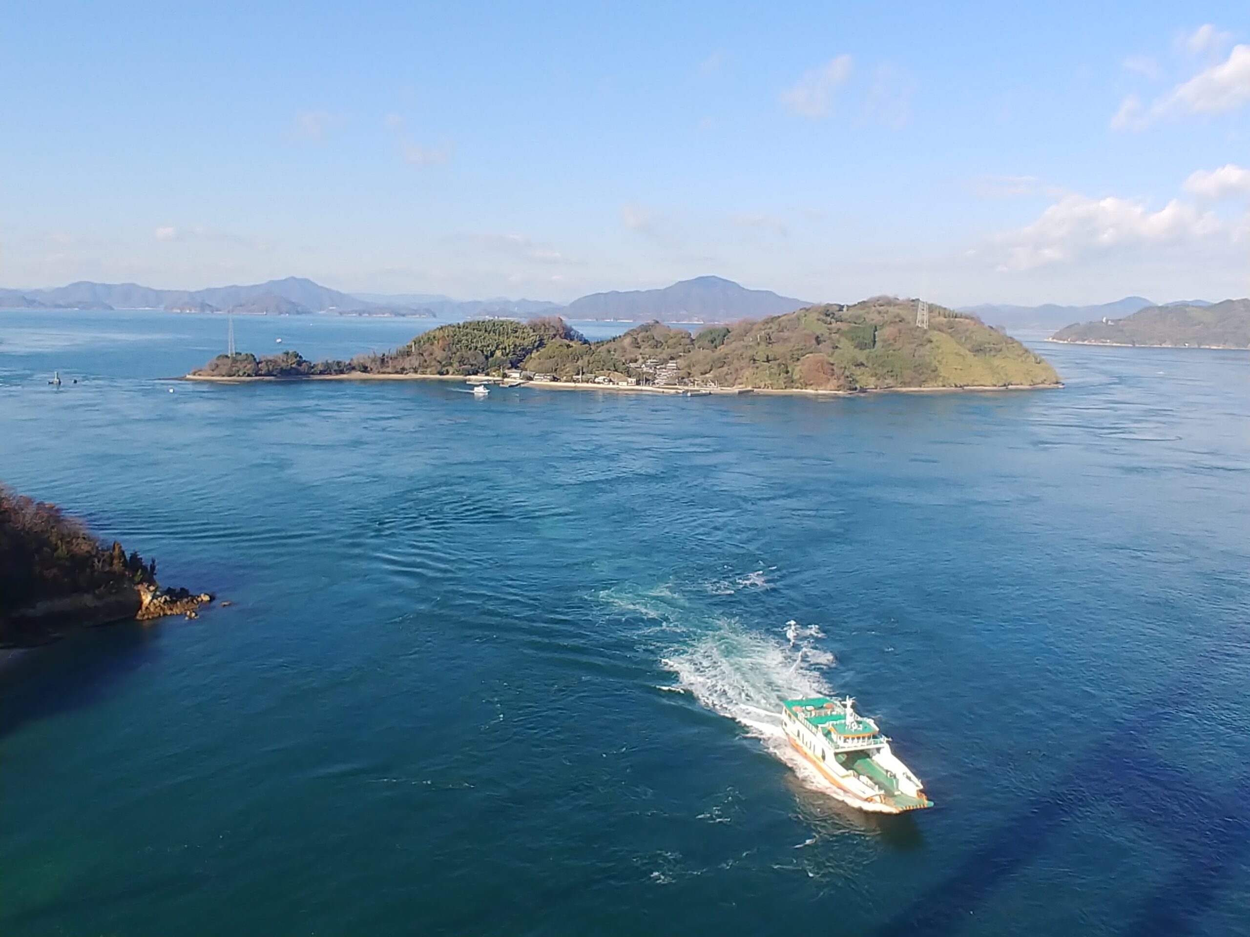 ②小島（来島海峡大橋からの眺め）