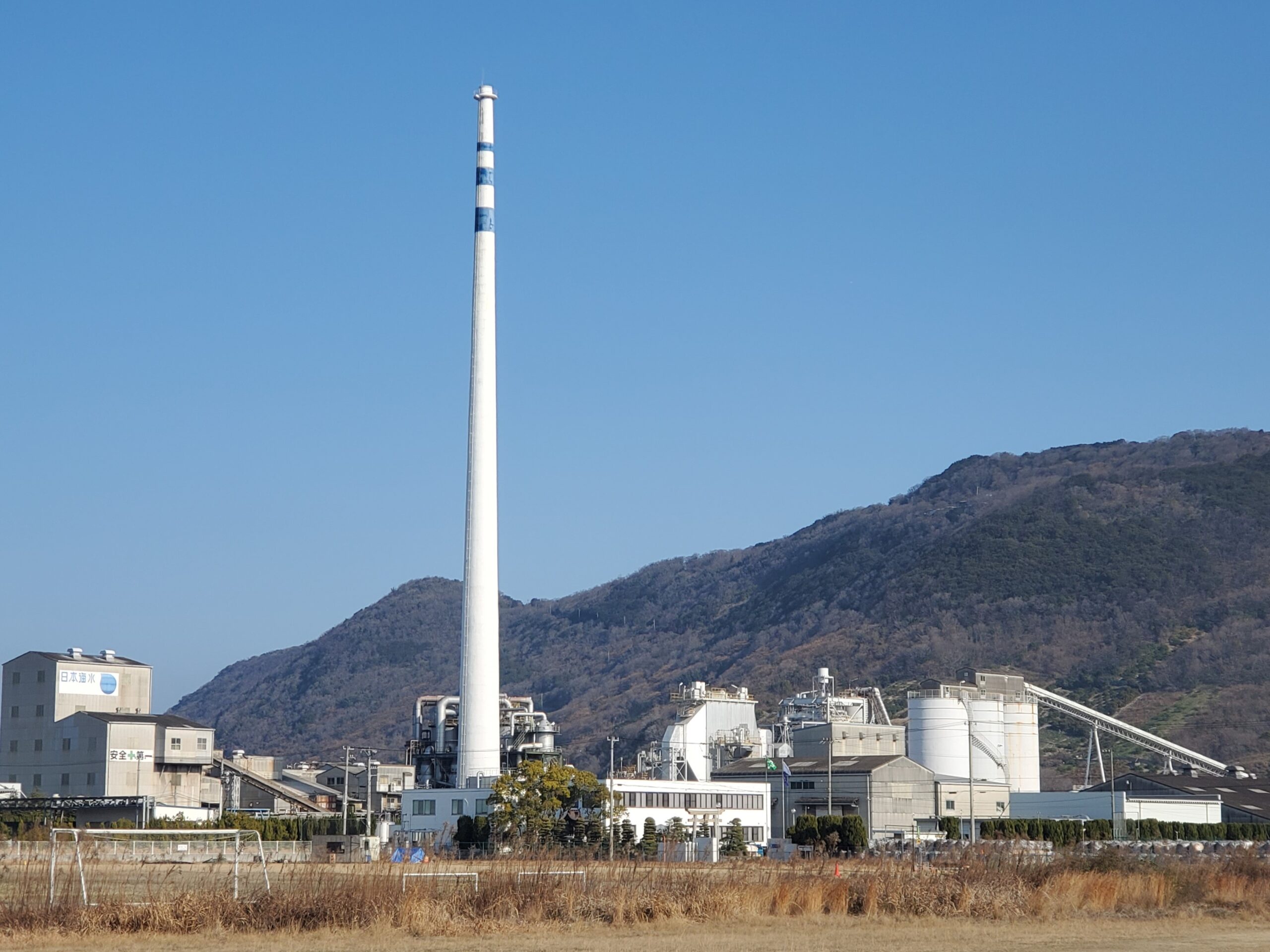 ㈱日本海水の讃岐工場（坂出市内）