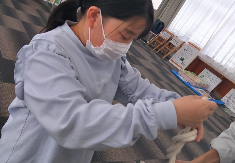 愛媛の「海のキッズサポーター」、玉井柑凪さんが地震や津波の備えについて学ぶ防災キャンプに参加しました。