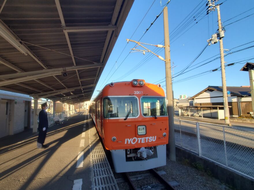 【灯台博士　大成さんによるコラム】郡中線をゆく①　〜郊外電車の車窓から〜