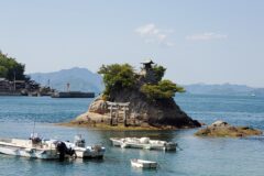 【灯台博士　大成さんによるコラム】②海中鳥居は珍しいのか？　　〜弁財天島の厳島神社〜