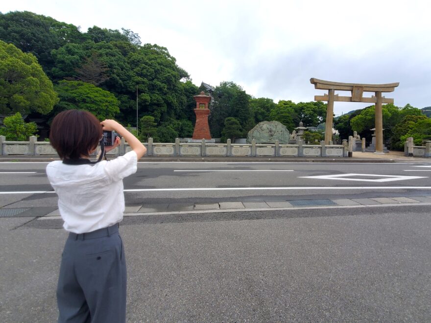 【灯台博士　大成さんによるコラム】灯台活用女子がやって来た！ ④波方港の赤煉瓦灯明台