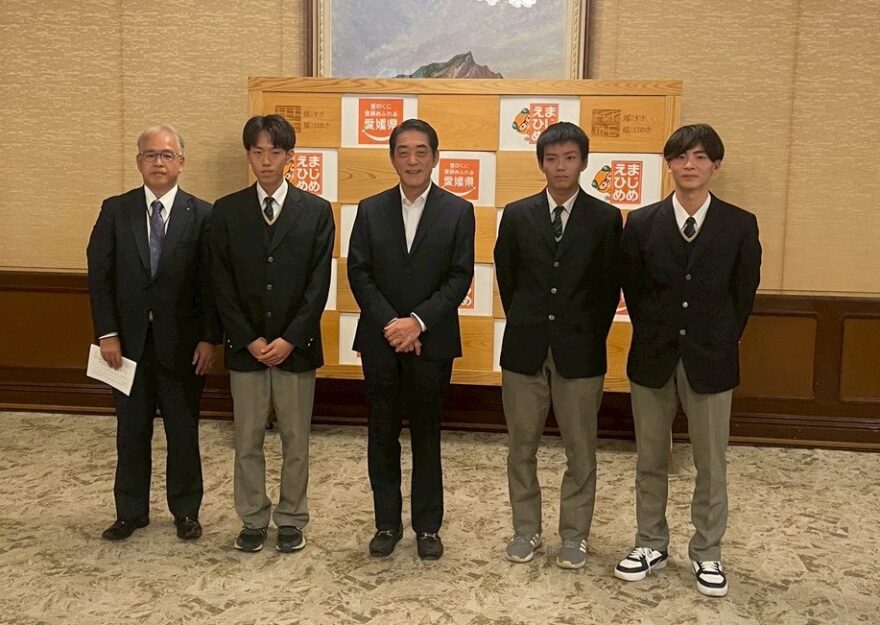 スポGOMI甲子園愛媛県大会優勝校が中村時広愛媛県知事を表敬訪問しました！
